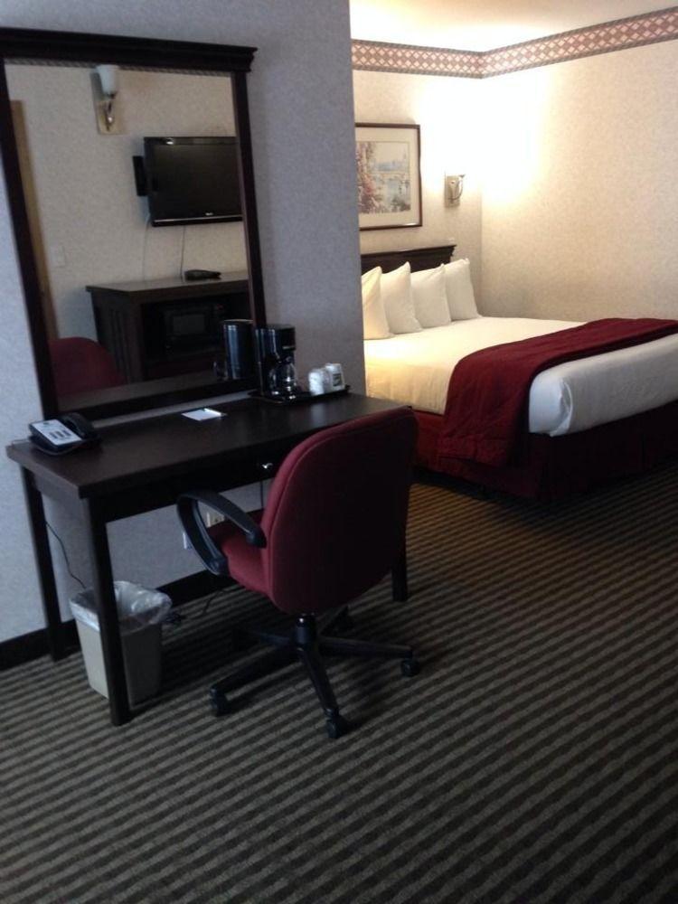 Ramada By Wyndham Abbotsford Hotel Kültér fotó