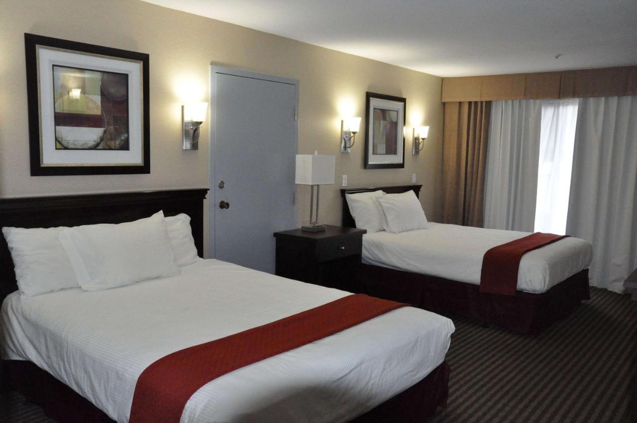 Ramada By Wyndham Abbotsford Hotel Kültér fotó